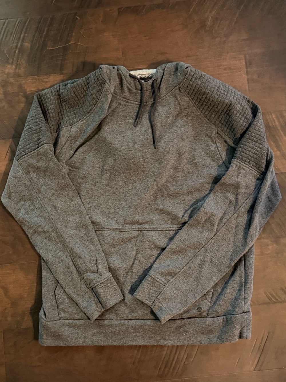 Apana Gray Hooded Pullover Men’s Large Quilted Shoulder Kangaroo Pocket Hoodie